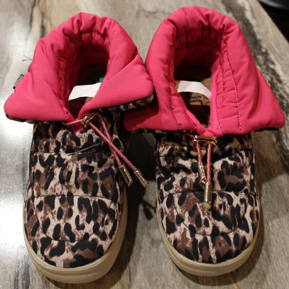 HEY DUDE, LEOPARD NUT, YOUTH SIZE 4, EUC